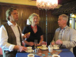 Voor de aanvang: Jan, Hans en Marijke